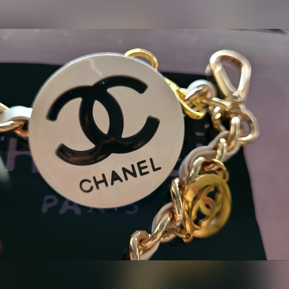 C H A N E L Keychain, Bag Charm, Wrist Strap - Picture 4 of 5